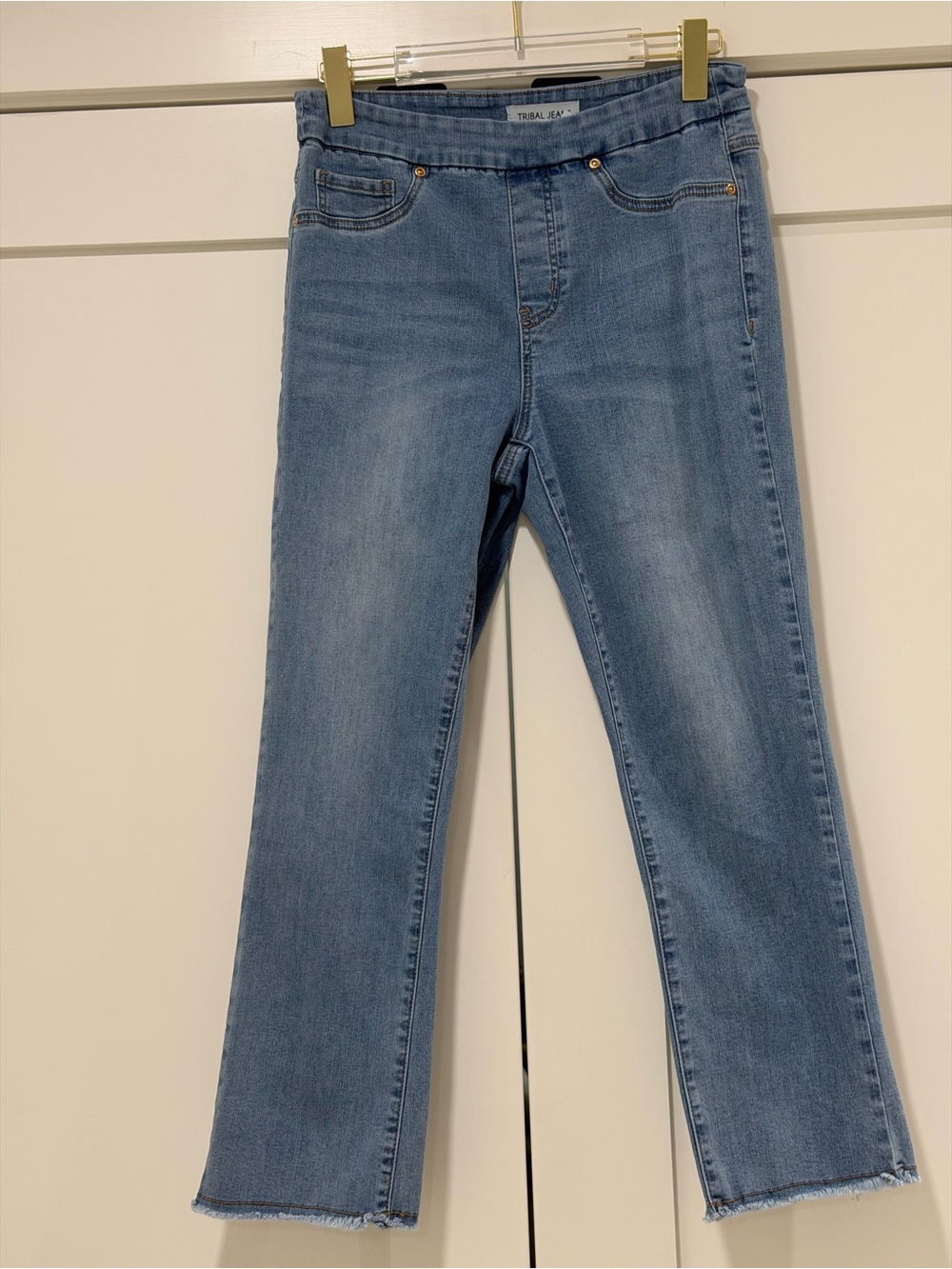 Tribal Jeans Women’s Size 8 Pull-On Straight Leg Crop Jeans Stretch Frayed Hem